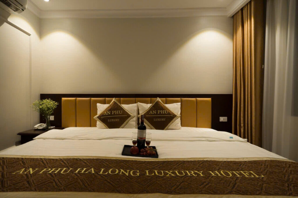 Phòng 1 giường Kingsize 2,4mx2m